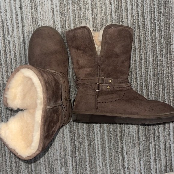 UGG -Chocolate Brown with buckle accent - Picture 5 of 5